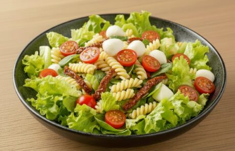 FRESHLY Mediterranean Lettuce Pasta Delight 2