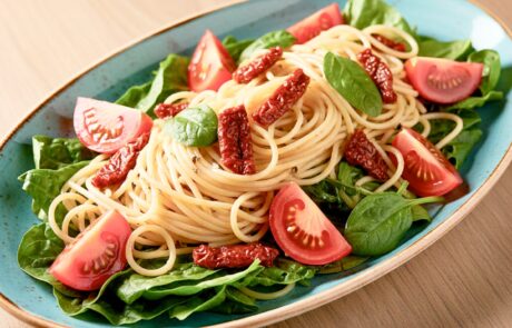 FRESHLY Mediterranean Lettuce Pasta Delight 3