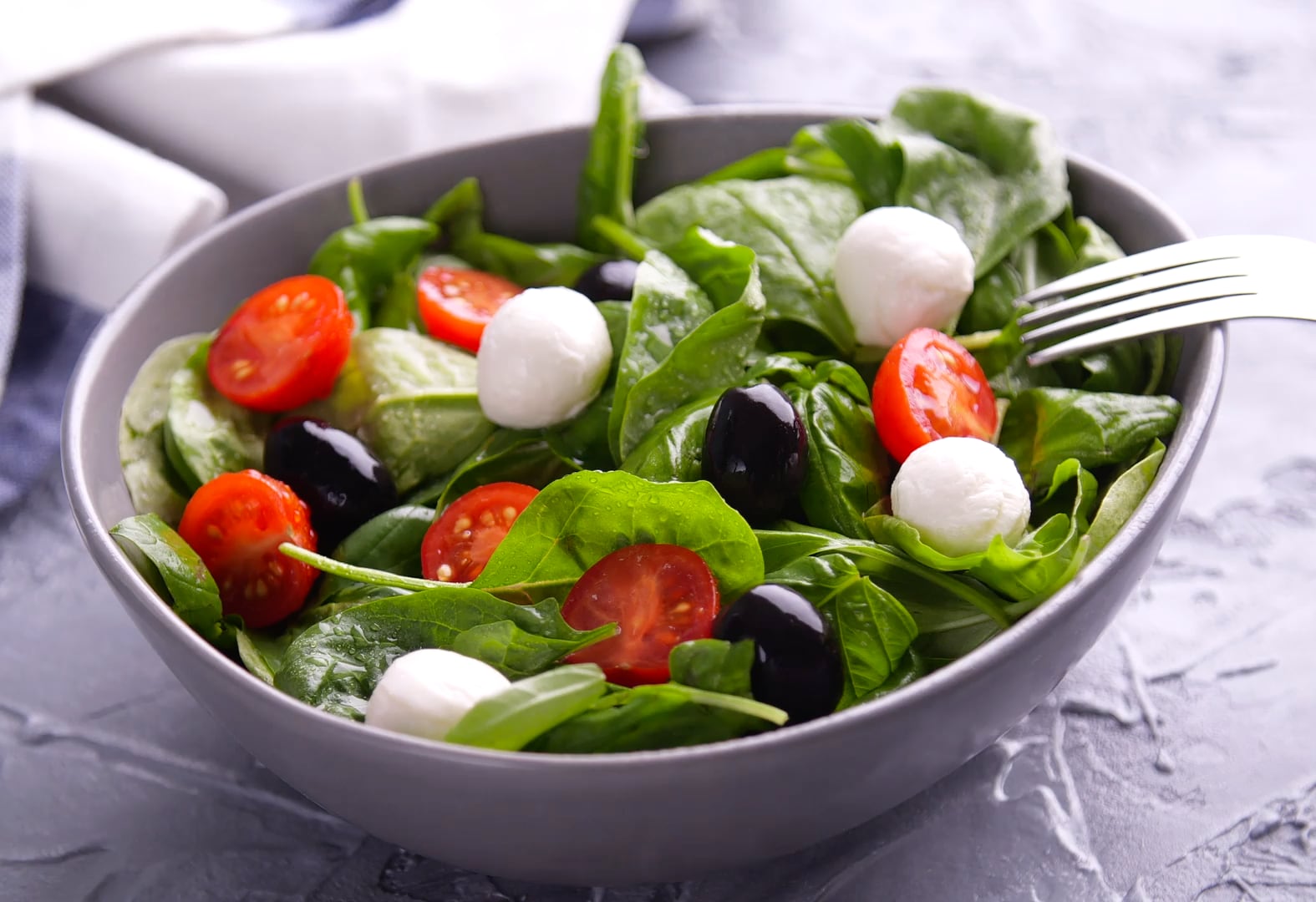 Vegetarian-and-organic-salad